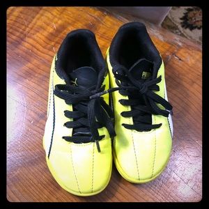 Puma Sneakers Size 11 (children or toddler)